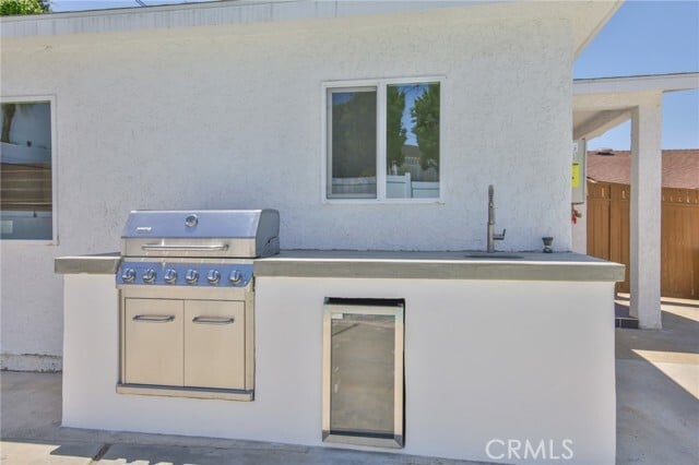 Building Photo - 204 Vía Colusa