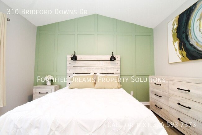 Building Photo - 310 Bridford Downs Dr