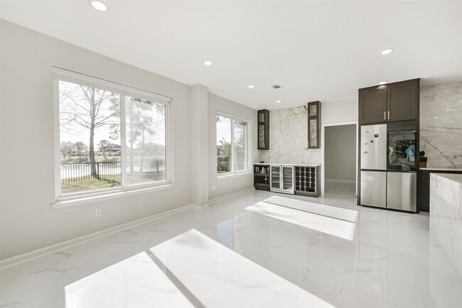 Building Photo - 2315 Bending Spring Dr