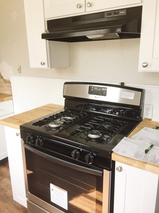 Building Photo - 1266 Clifton Prado