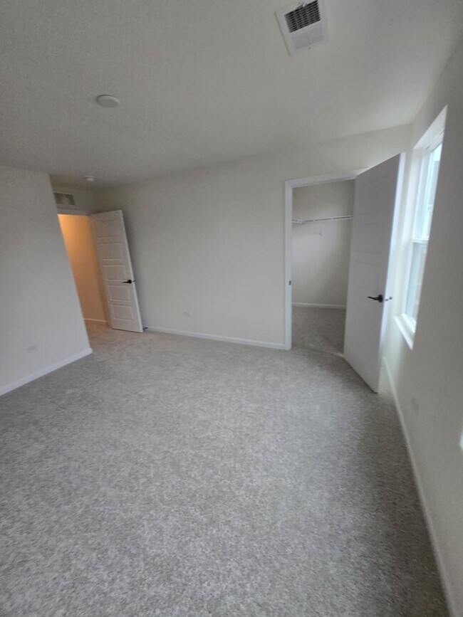 Building Photo - 24410 W Alexis Ln