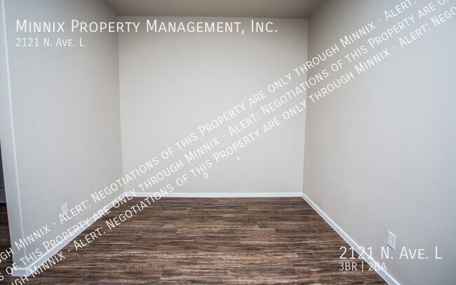 Building Photo - 2121 N. Ave L