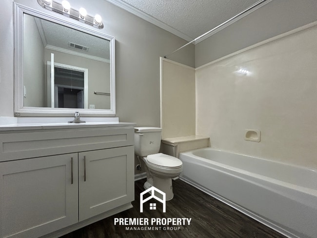 Building Photo - Newly Renovated 3-Bedroom Home for Rent in Memphis, TN - 2-Story Home with Garage & Fenced Yard