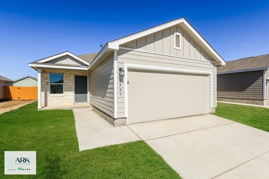 Building Photo - 2903 Gustavo Dr