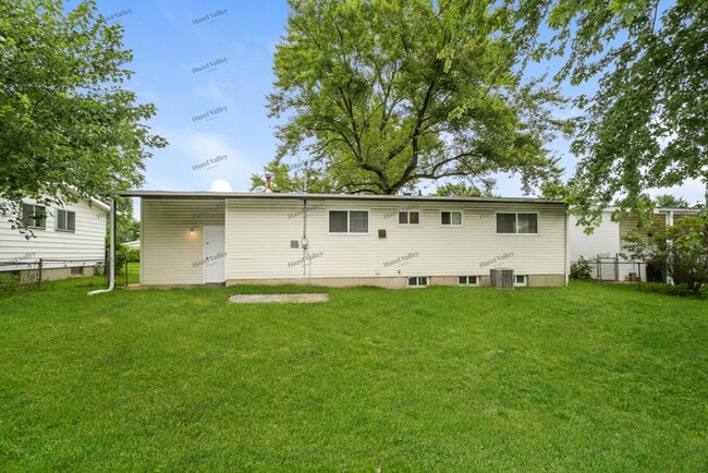 Building Photo - 2280 Pheasant Dr