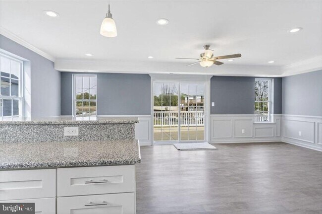 Building Photo - 802 Sixth Ave