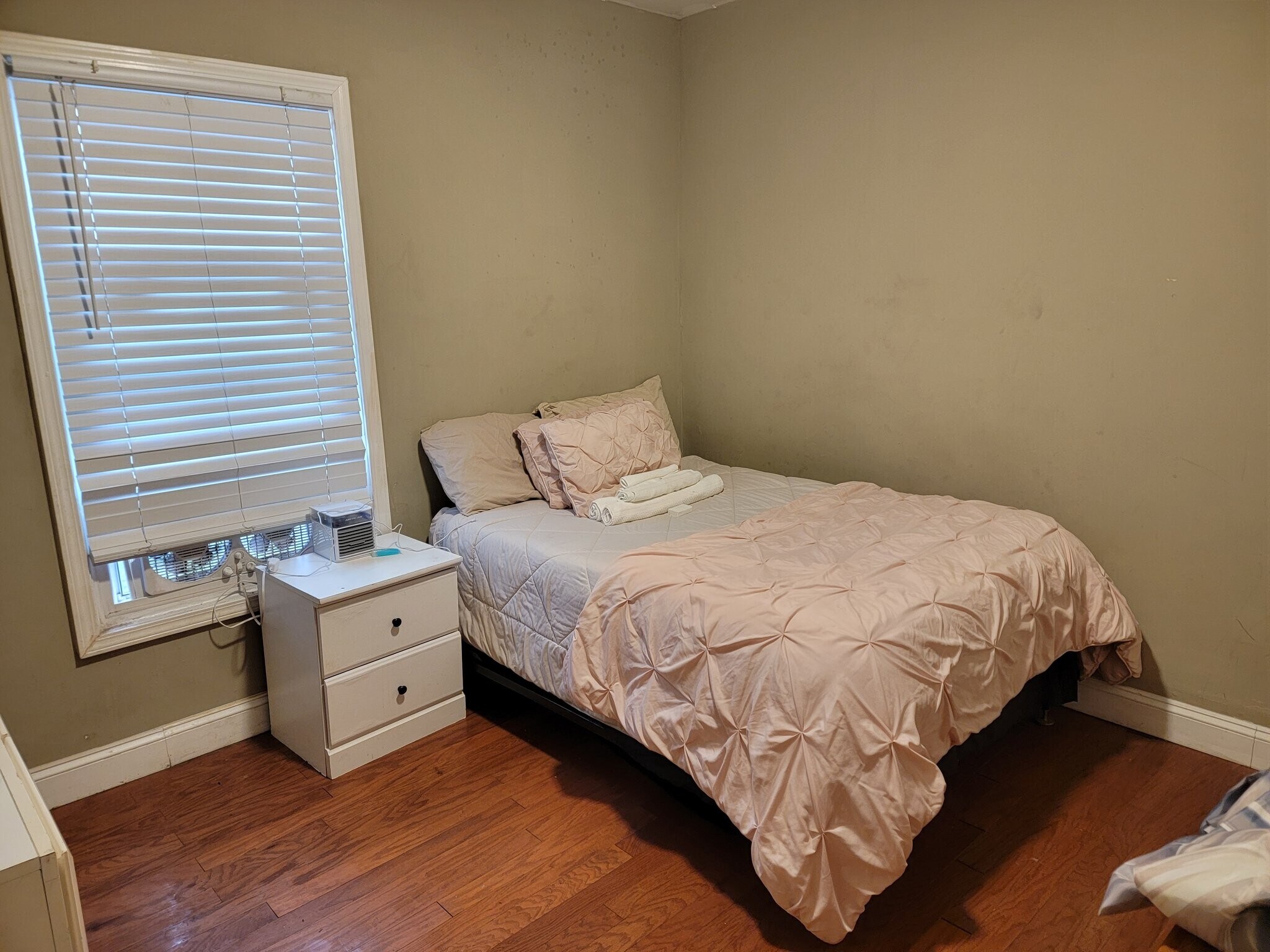 Building Photo - 8416 Brush St