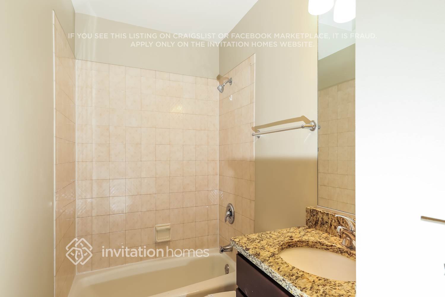 Building Photo - 2517 Leach Dr