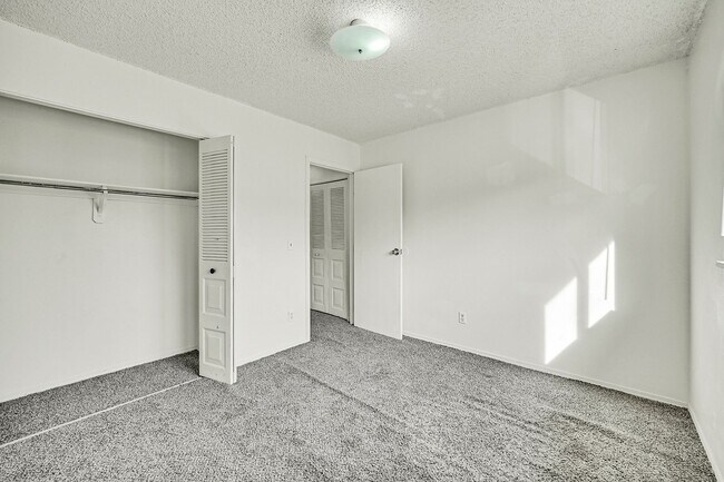 Building Photo - 1051 Mazatlan Cir