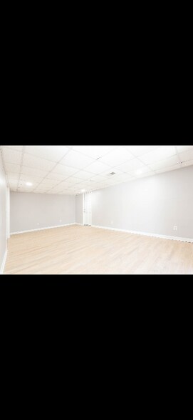 Building Photo - 225 Willow Lake Ln