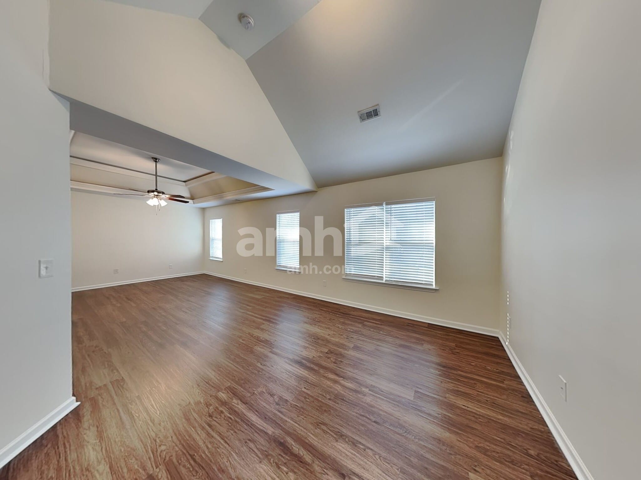 Building Photo - 19005 Kanawha Dr