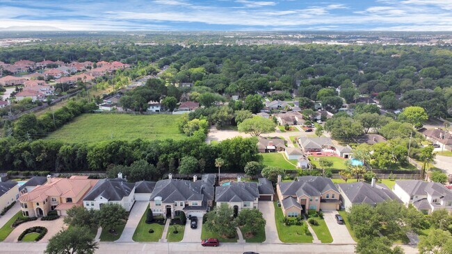 Building Photo - 14207 Jade Cove Dr