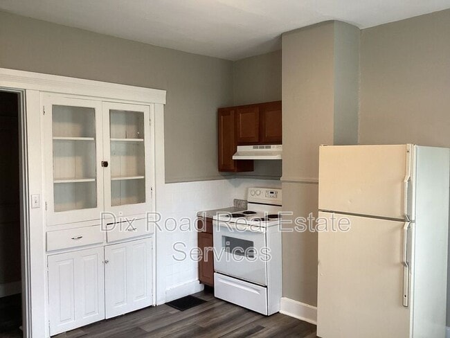 Building Photo - 335 Watervliet Ave