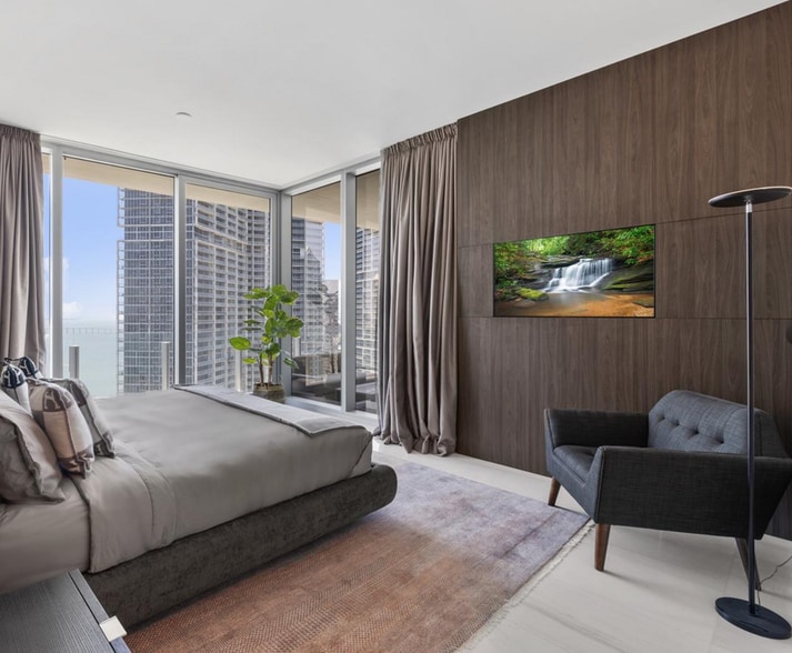 Building Photo - 300 Biscayne Boulevard Way