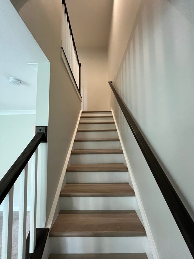 Building Photo - 3 Bed 2 Bath Townhome Located in Simpsonville