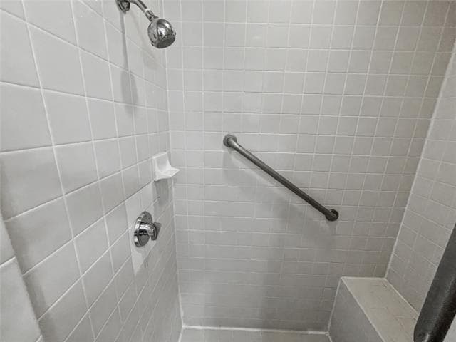 Building Photo - 611 Mariposa Dr