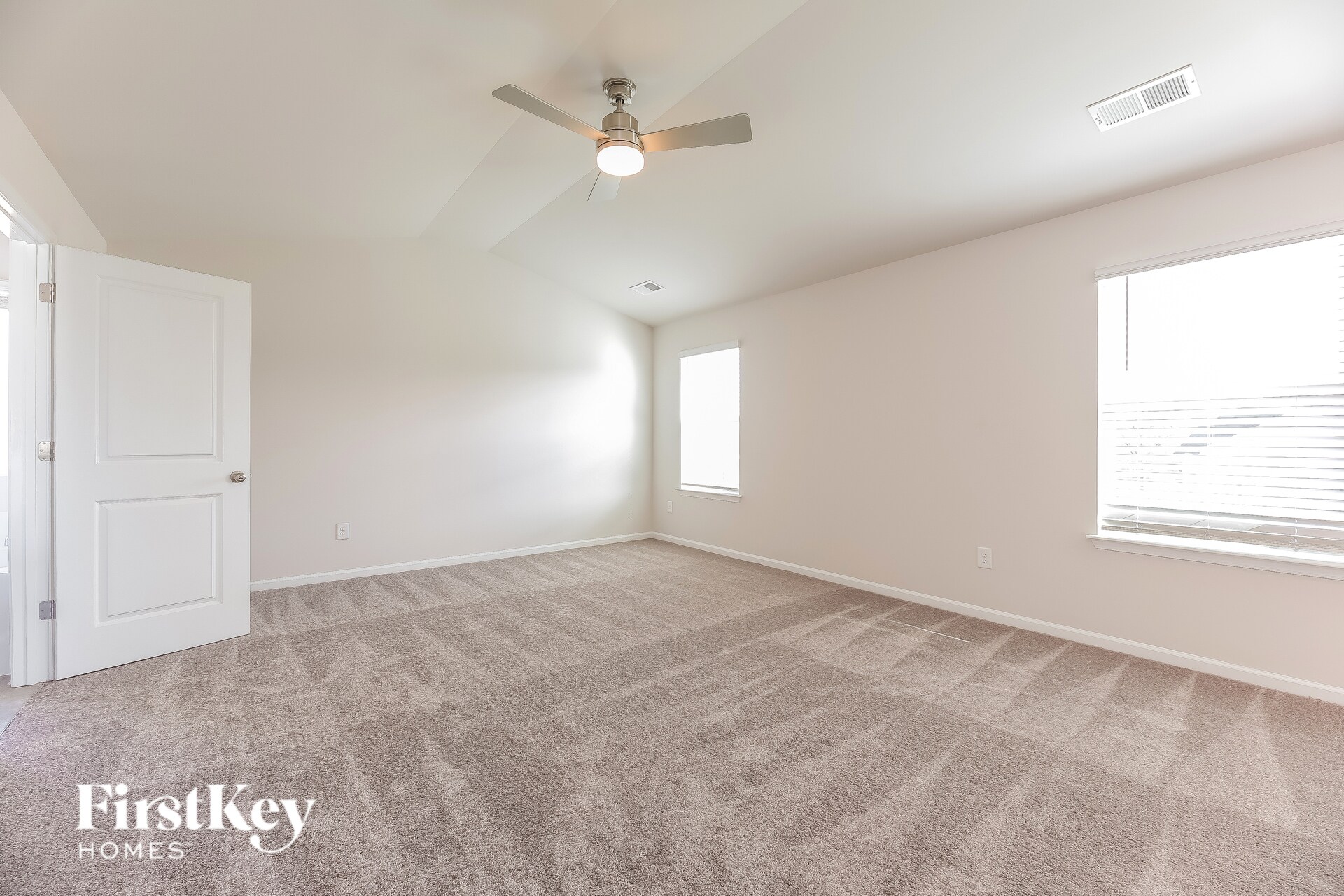 Building Photo - 1303 Eagledale Pl