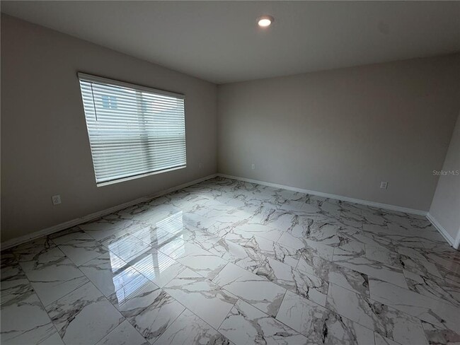 Building Photo - 5831 Silver Moonlight Dr