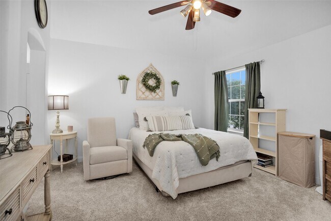 Building Photo - 3006 E Lake Falls Cir