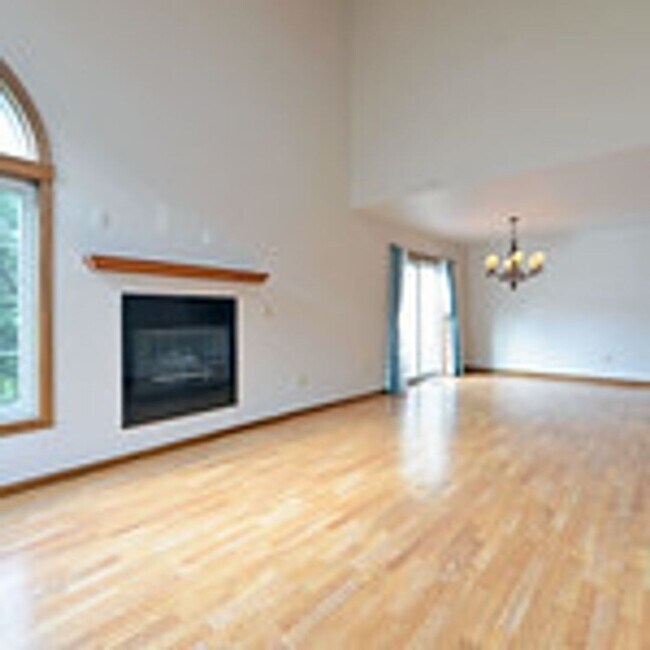 Building Photo - 144 Primrose Ct