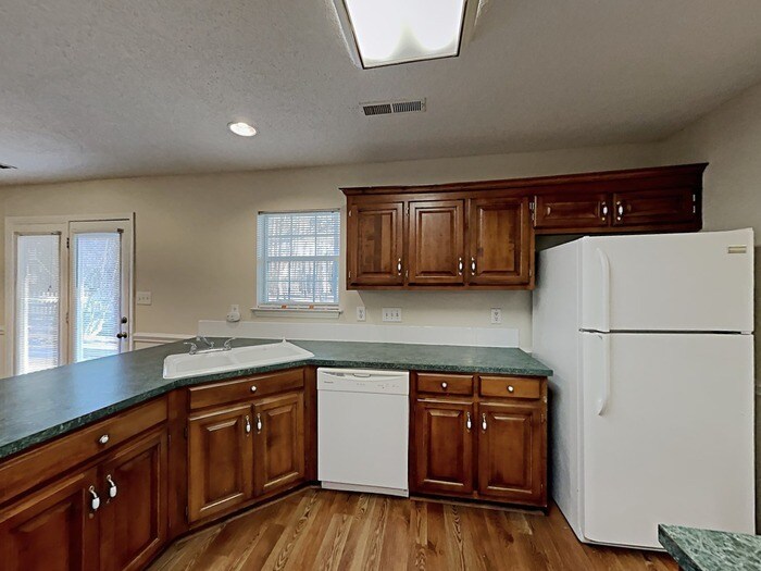 Building Photo - 315 Honeywood Ln