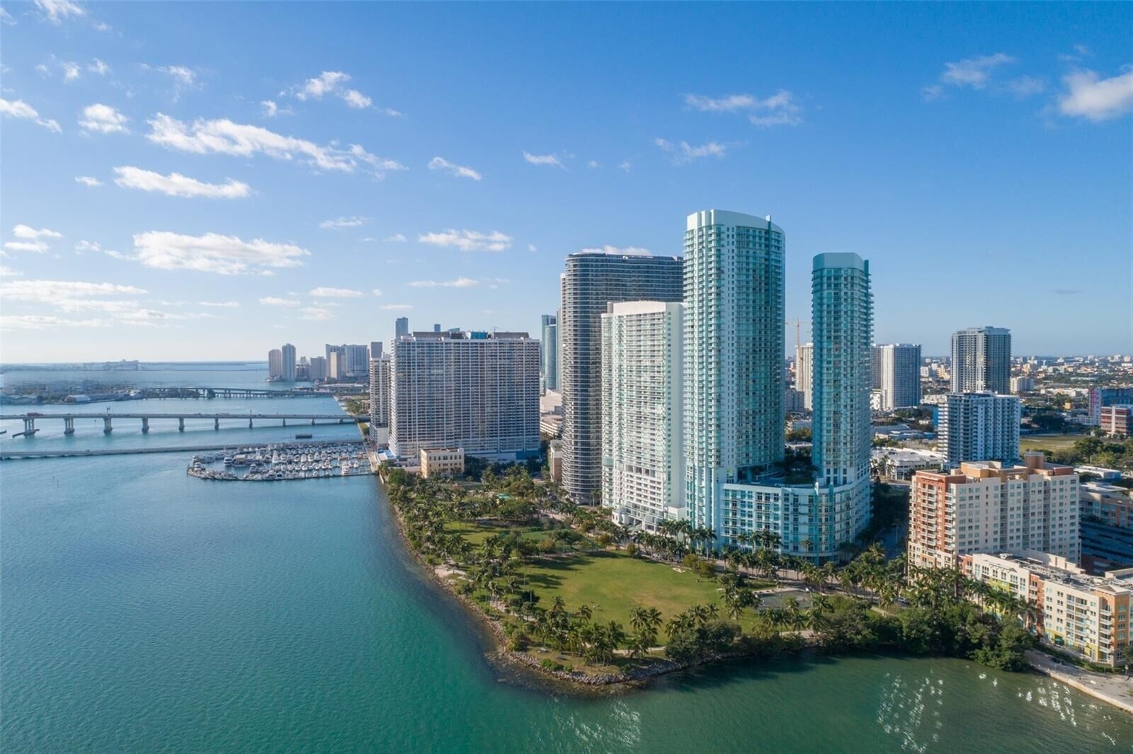 Building Photo - 1900 N Bayshore Dr