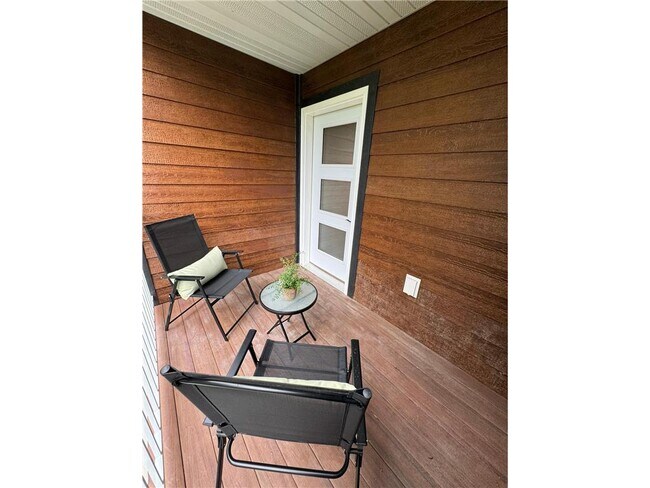 Building Photo - 119 Renet Path