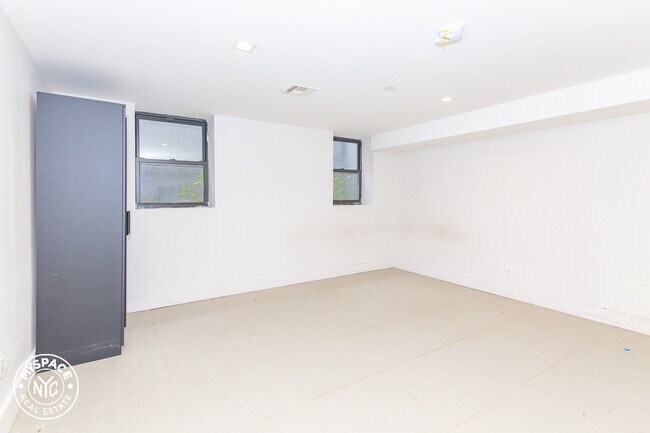 Building Photo - 1582 Prospect Pl