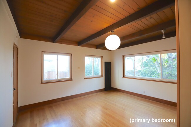 Building Photo - Glen Park: Immaculate Renovated Home 3 Bed...