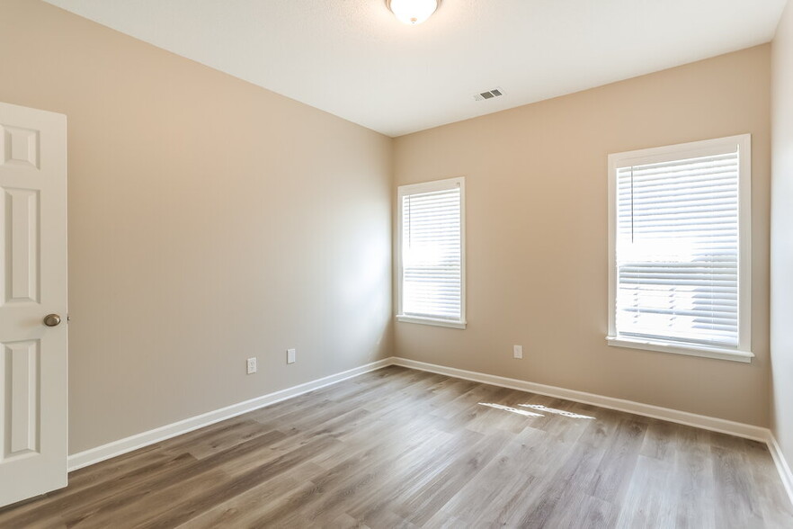 Building Photo - 139 Ivey Lake Pkwy