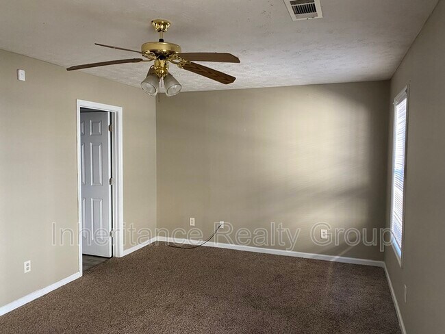 Building Photo - 1504 Summerplace Dr