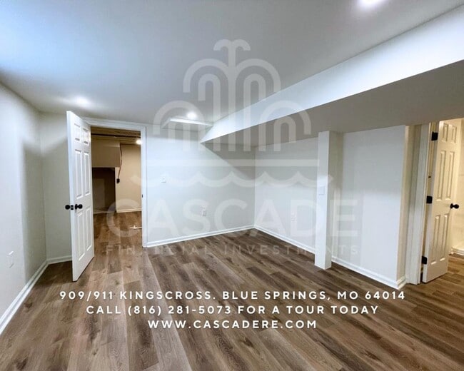 Building Photo - 911 SW Kingscross Rd