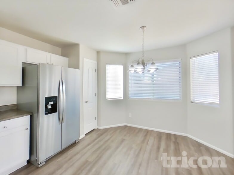 Building Photo - 4151 E Aragonite Ln