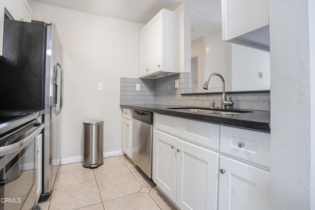 Building Photo - 8577 Rugby Dr