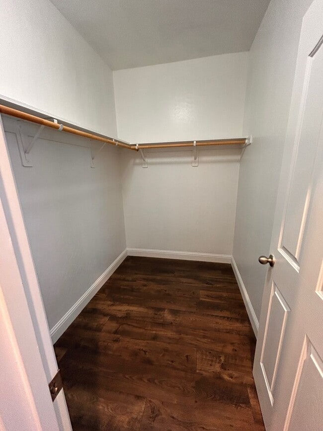 Building Photo - Gorgeous home for rent in Visalia