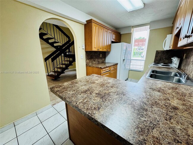 Building Photo - 6312 SW 139th Ct