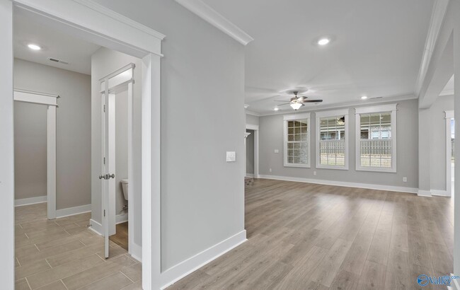 Building Photo - 8105 Goose Ridge Dr SE
