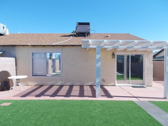 Building Photo - Beautifully Updated 3-Bedroom with an Entertainer’s Backyard