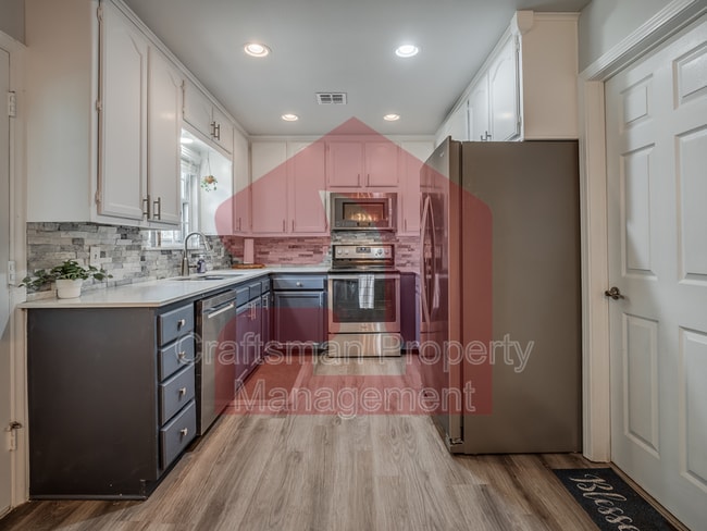 Building Photo - 2024 NW 45th St