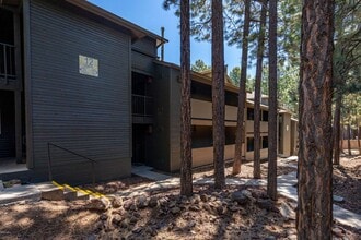 Building Photo - 2bd/2ba West-Flagstaff Condo! - Near NAU/CCC! On NAU Bus Route! Students & Pets OK!!! Avail. July...