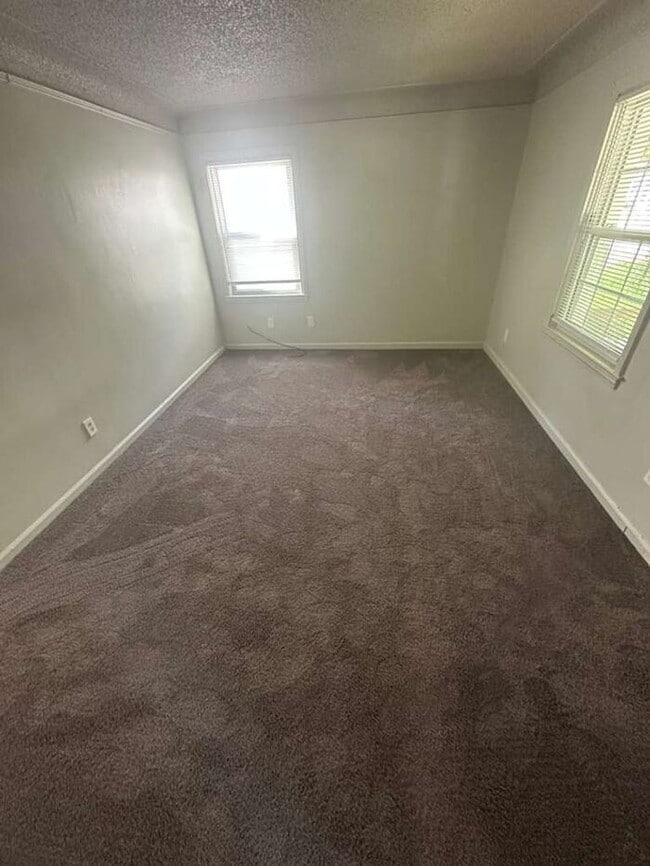 Building Photo - a charming Detroit rental home - section 8 and other HCV programs available