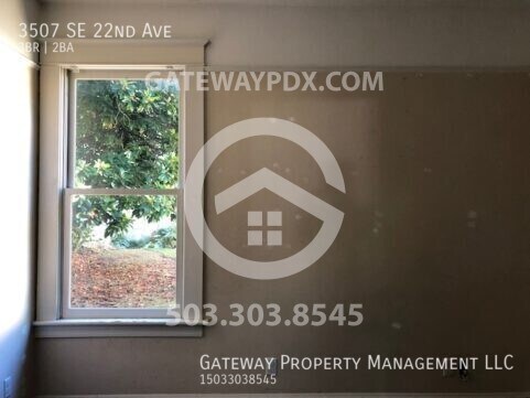 Building Photo - 3507 SE 22nd Ave