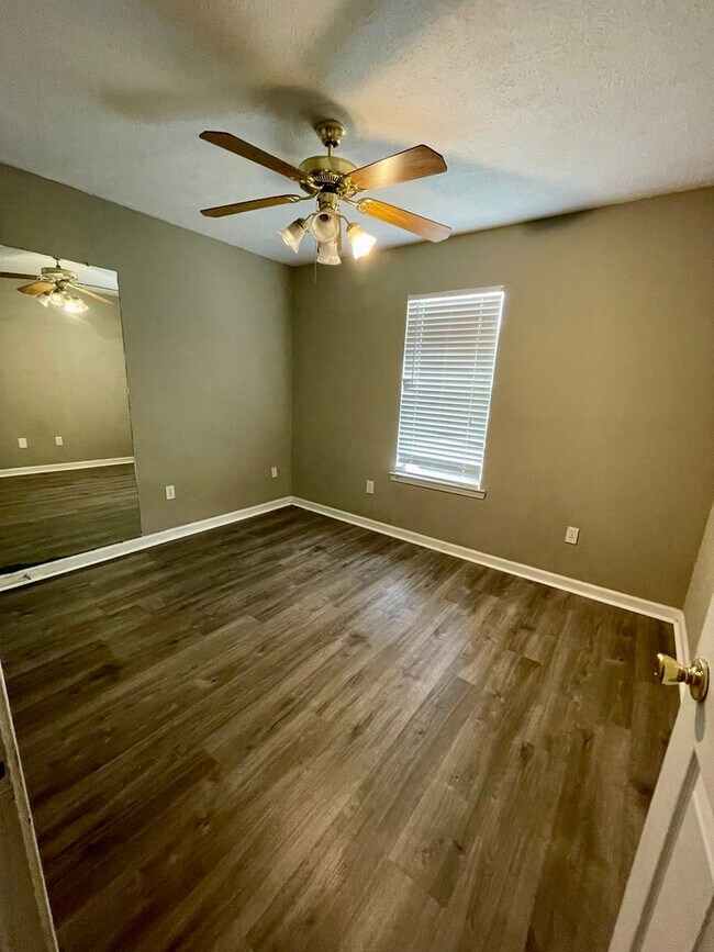 Building Photo - Home for Rent!
