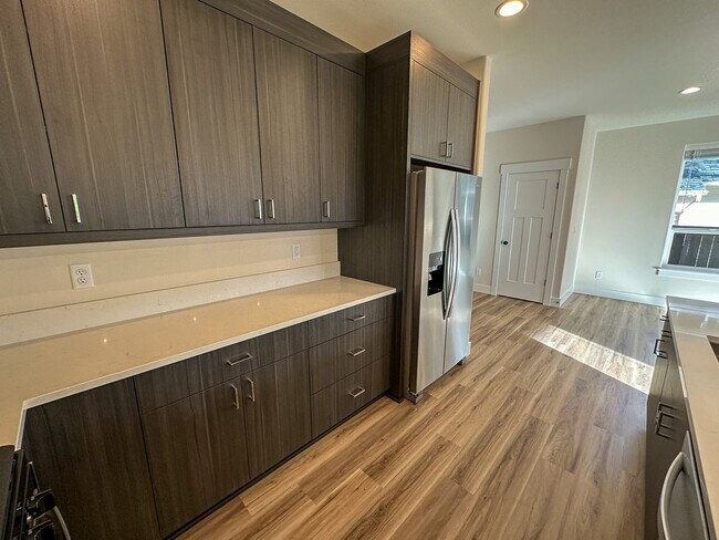 Building Photo - BOONE661-663 -NEW