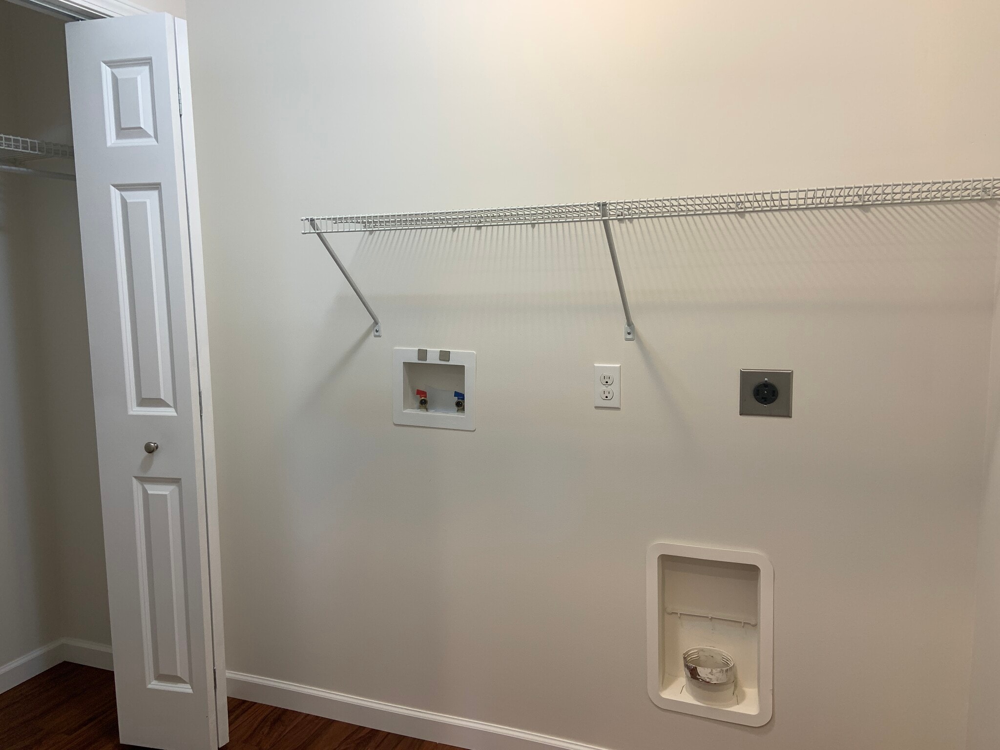 Laundry Room off Kitchen - 5220 Old Zuck Rd