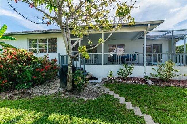 Building Photo - 288 Castaways St