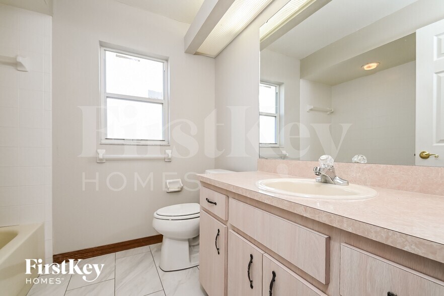 Building Photo - 5349 Montserrat Dr
