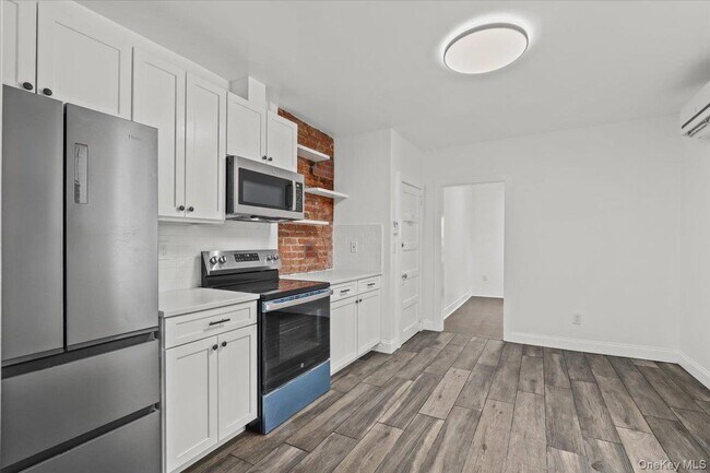 Building Photo - 7 Dunwoodie St