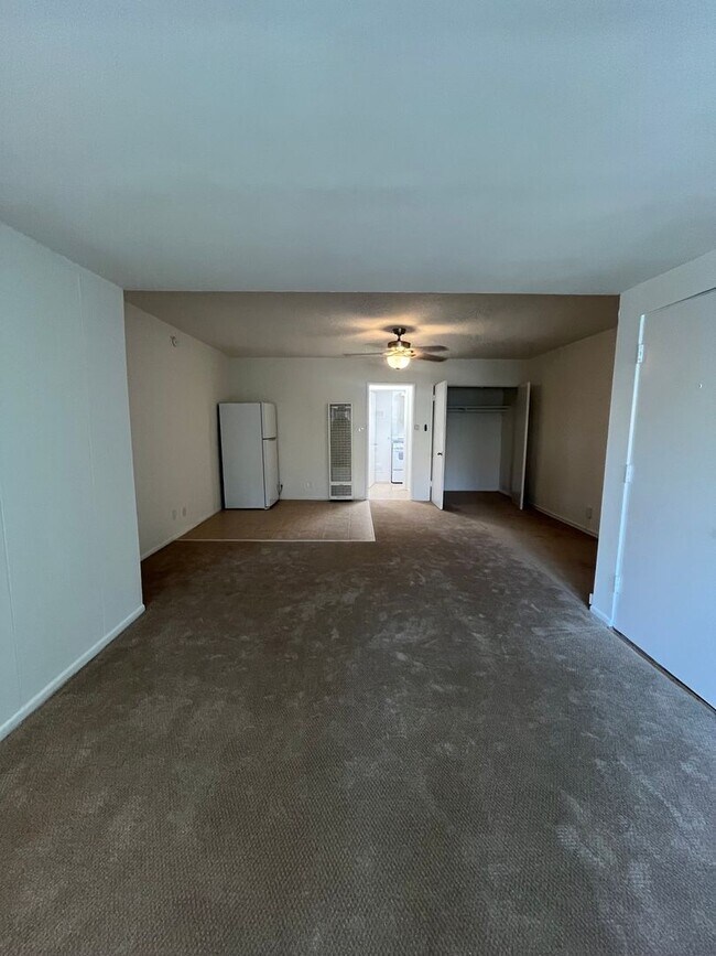 Interior Photo - 225 S. Occidental Blvd (UDA13)