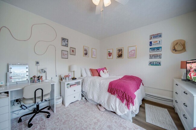 Building Photo - Massive 10 Bedroom Newly Renovated House P...
